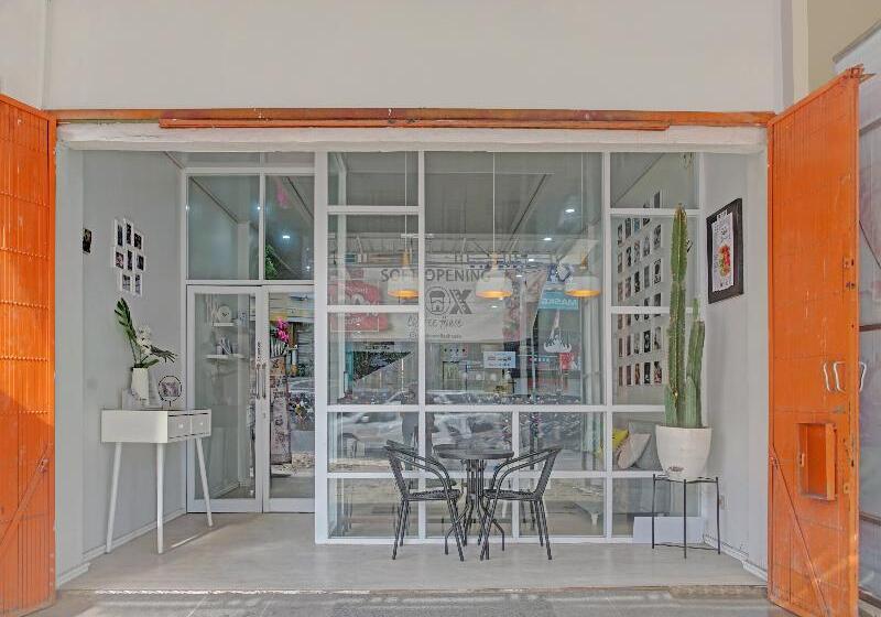 호텔 Oyo 90399 Box House