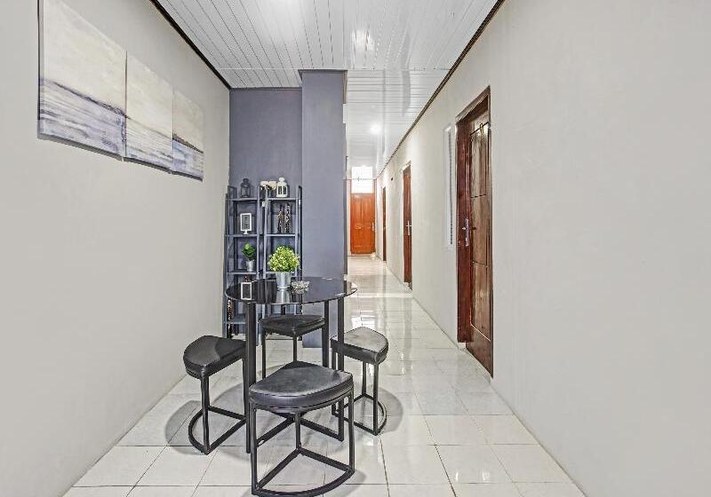 호텔 Oyo 90399 Box House