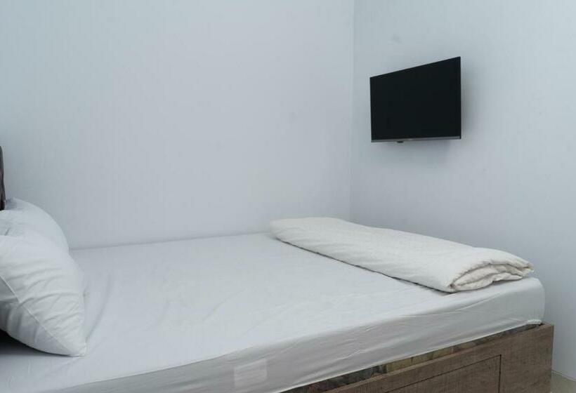 בית מלון כפרי Padma Tangerang