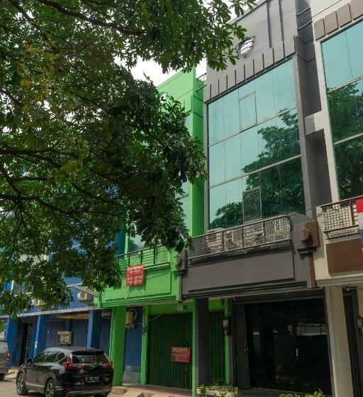 בית מלון כפרי Padma Tangerang