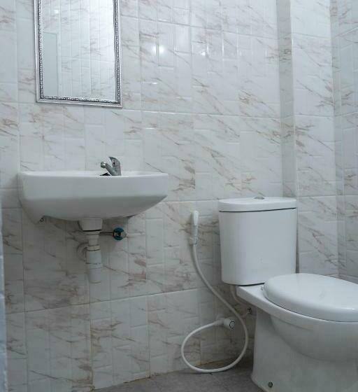 בית מלון כפרי Padma Tangerang