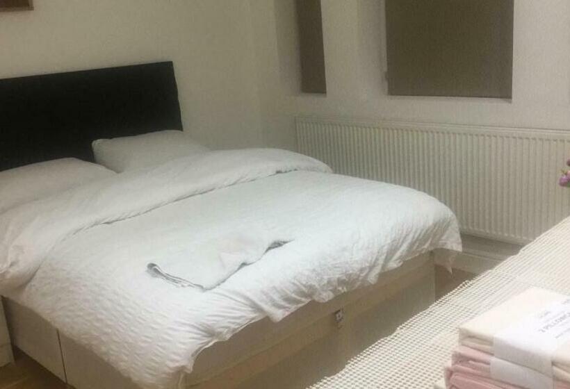 Majatalo 1st Angel Accommodation