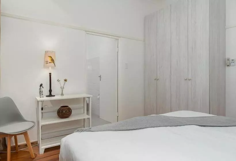 Majatalo Abbotts Hill