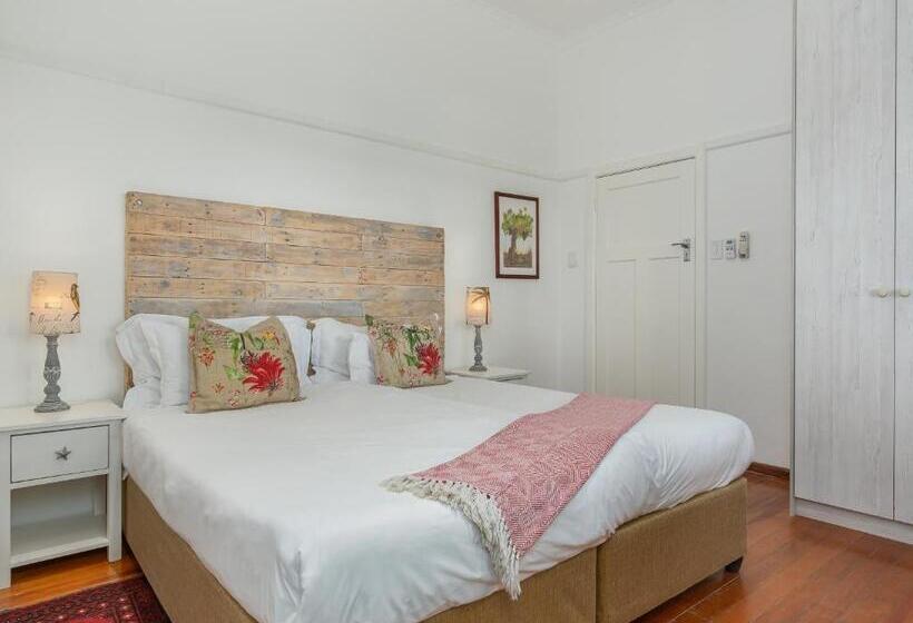 بنسيون Abbotts Hill