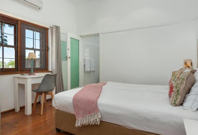 بنسيون Abbotts Hill