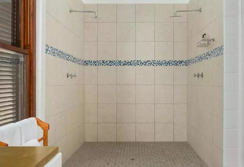 Majatalo Abbotts Hill