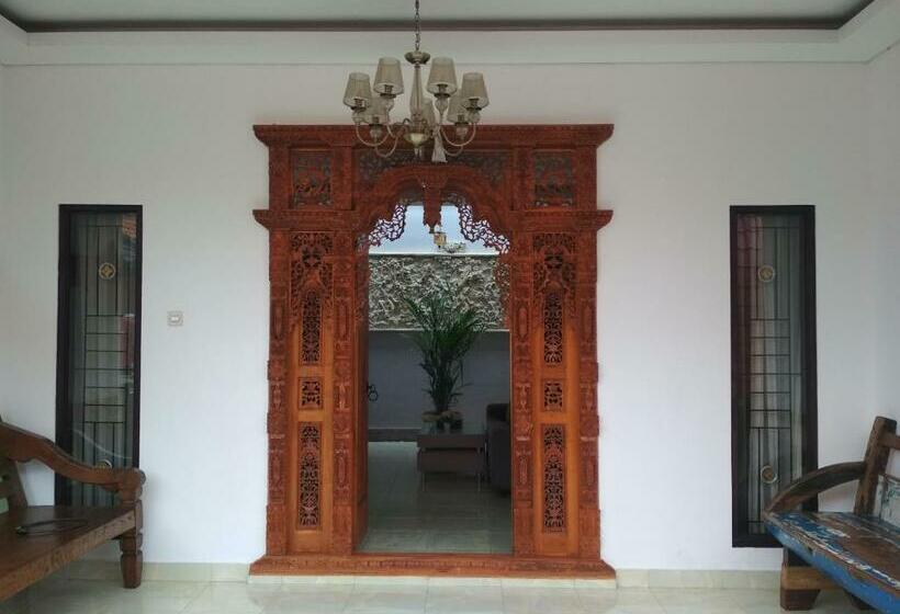 ペンション Bemo Villas & Pool