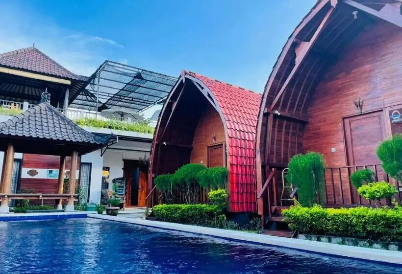 ペンション Bemo Villas & Pool