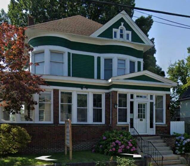 مبيت وإفطار 5 Star Victorian Mansion Downtown No Locals