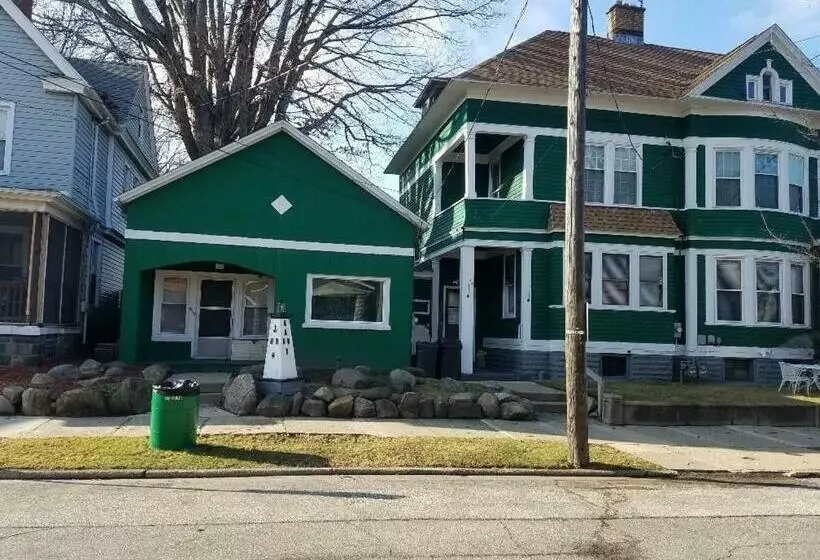 تختخواب و صبحانه 5 Star Victorian Mansion Downtown No Locals