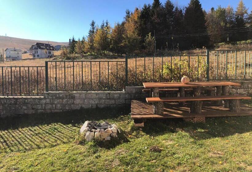 مبيت وإفطار Chalet Mirastelle