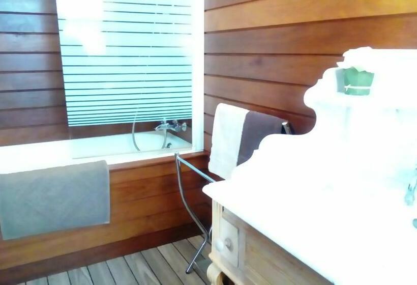 تختخواب و صبحانه L Annexe