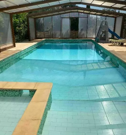 Majatalo Chambres Privées Dans Maison Avec Grand Parc Et Piscine Proche Via Rhona