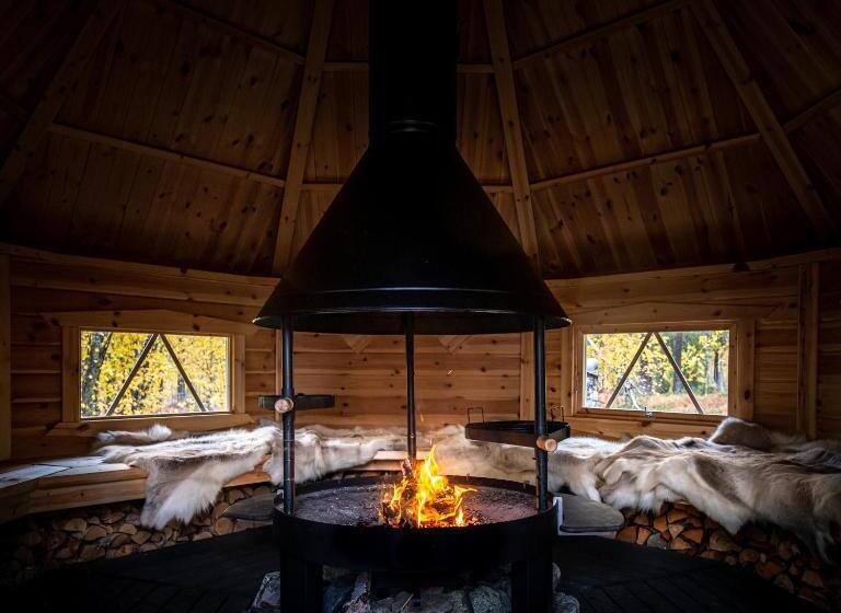 پانسیون Foxfires Mini Boutique