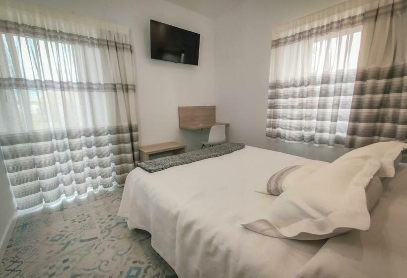 پانسیون Hostal óleo Auto Check In