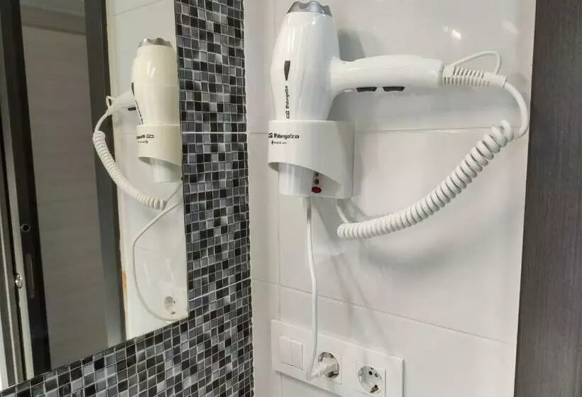 Majatalo Hostal óleo Auto Check In