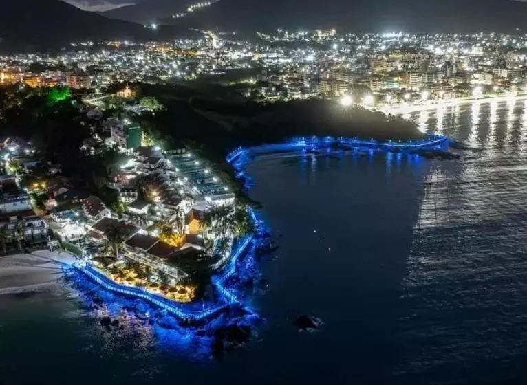 ペンション Pousadinha E Residencial Sto Antônio   Praia De Bombas/bombinhas Sc