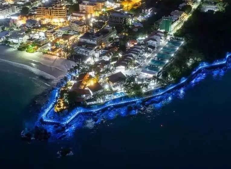 ペンション Pousadinha E Residencial Sto Antônio   Praia De Bombas/bombinhas Sc