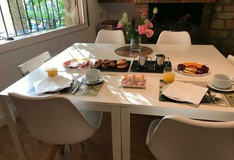 Bed and Breakfast Els Avets De La Muga