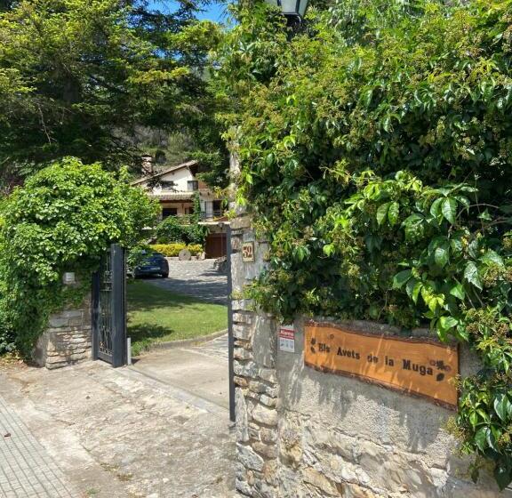 Bed and Breakfast Els Avets De La Muga