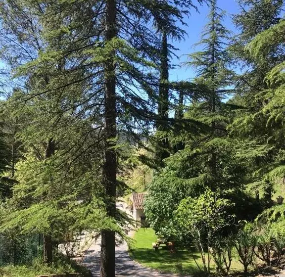 Aamiaismajoitus (B&B) Els Avets De La Muga