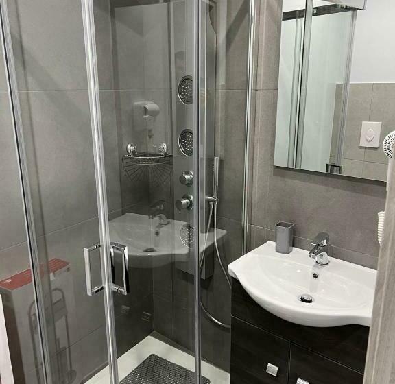 تختخواب و صبحانه La Nuova Hera