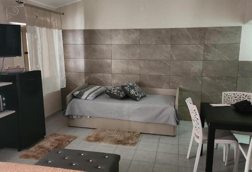 تختخواب و صبحانه La Nuova Hera