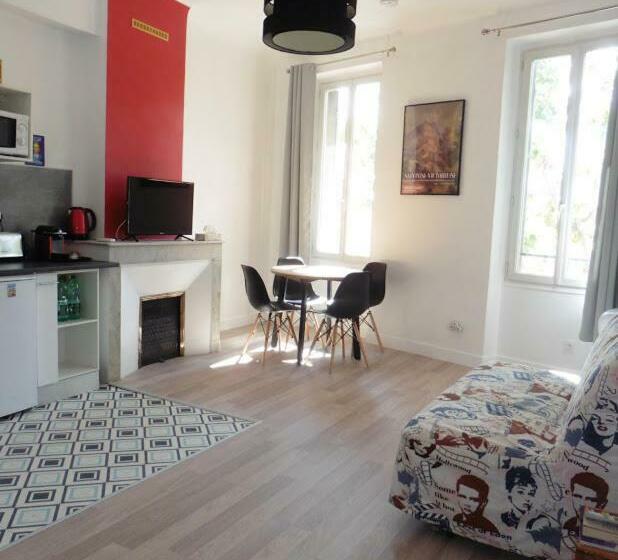 تختخواب و صبحانه Villa Zola