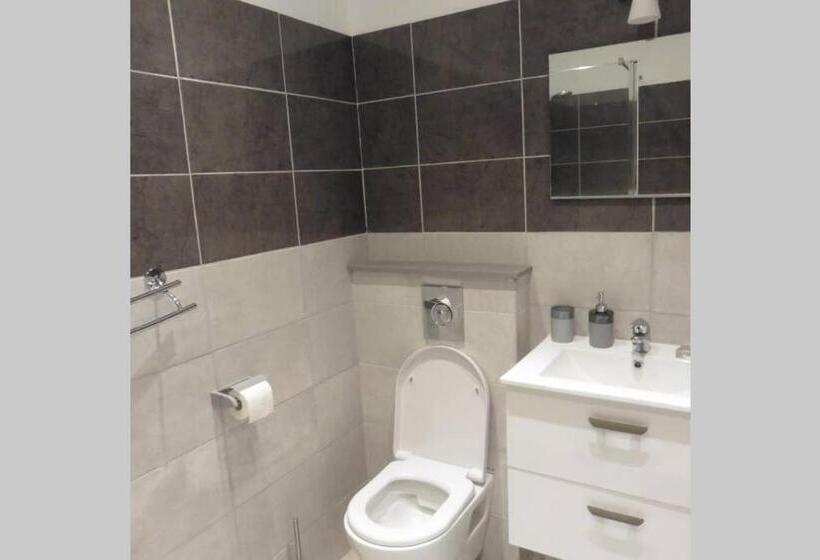 تختخواب و صبحانه Villa Zola