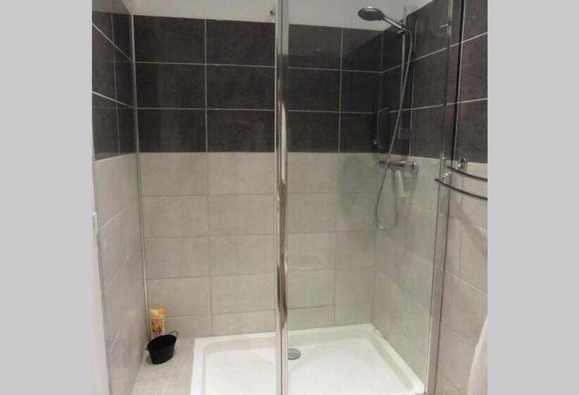 تختخواب و صبحانه Villa Zola