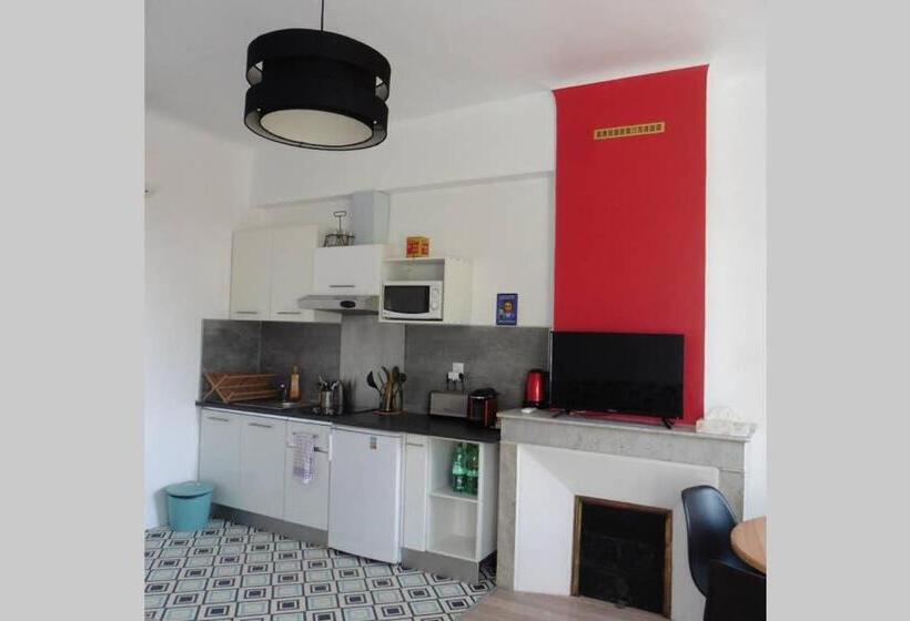 تختخواب و صبحانه Villa Zola