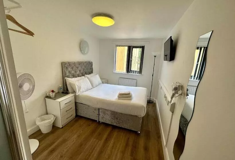 カプセルホテル Accommodation Bradford