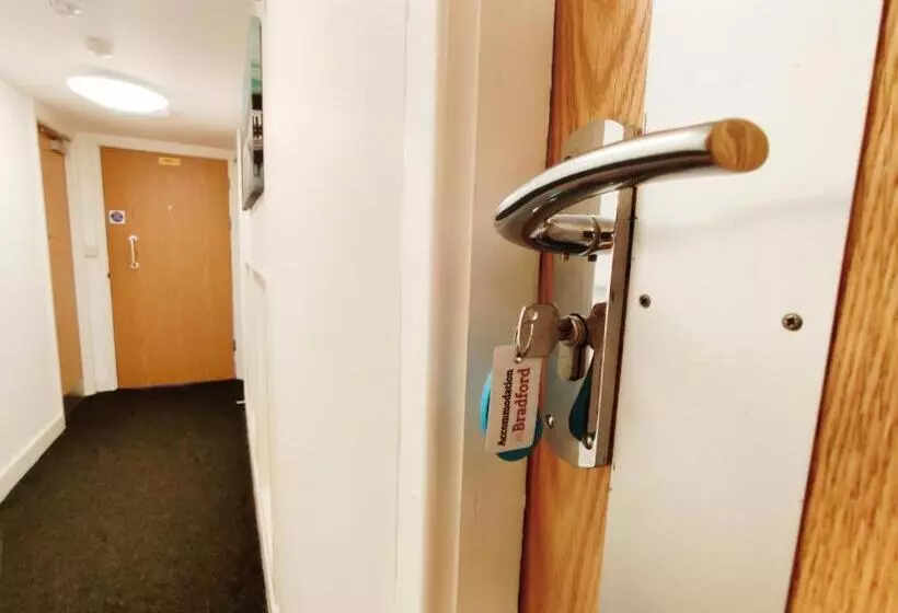 カプセルホテル Accommodation Bradford