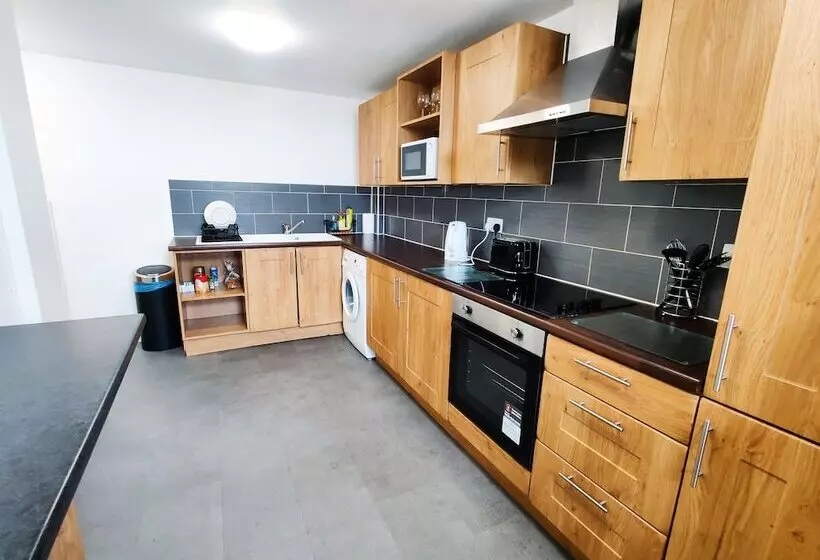カプセルホテル Accommodation Bradford