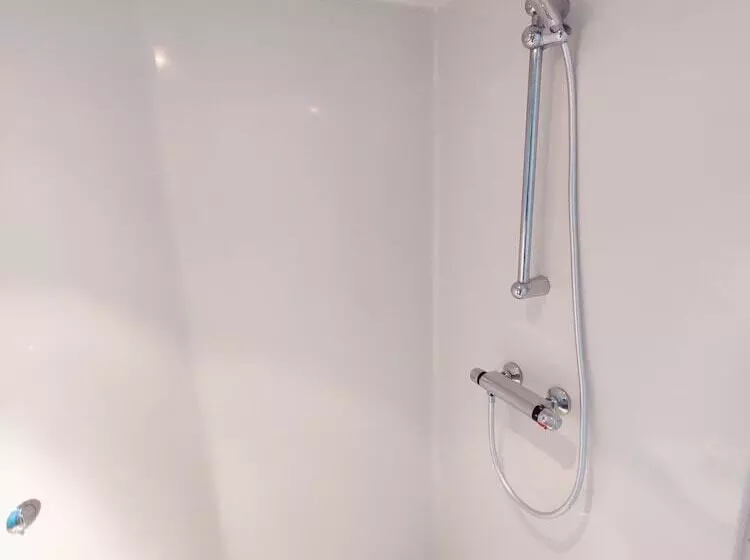 カプセルホテル Accommodation Bradford