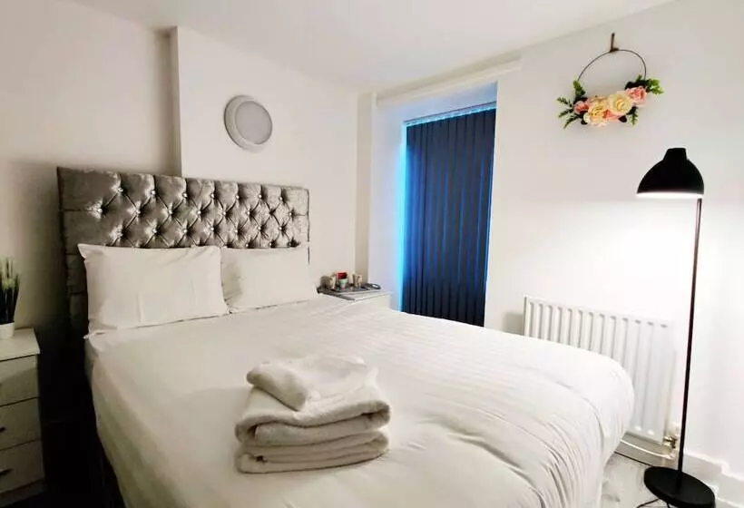 カプセルホテル Accommodation Bradford