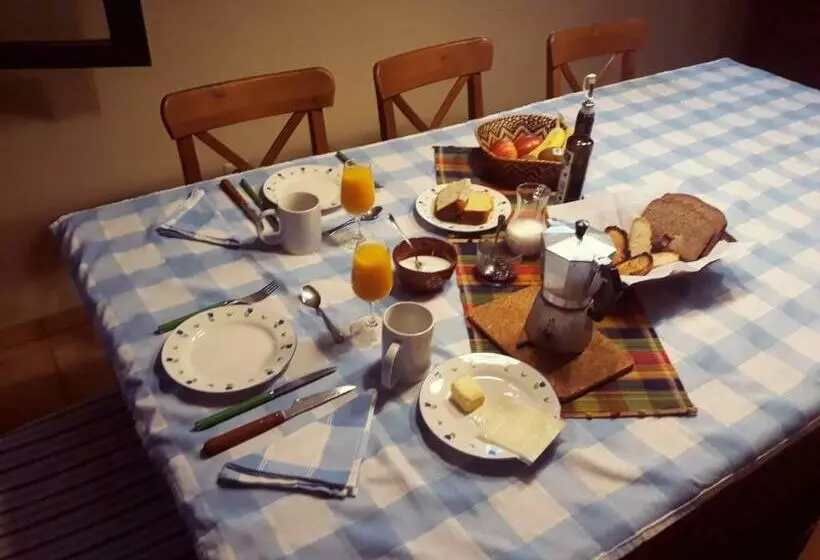 ベッドアンドブレックファースト Casa Rural Altozano De Buendia