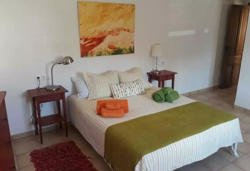 ベッドアンドブレックファースト Casa Rural Altozano De Buendia