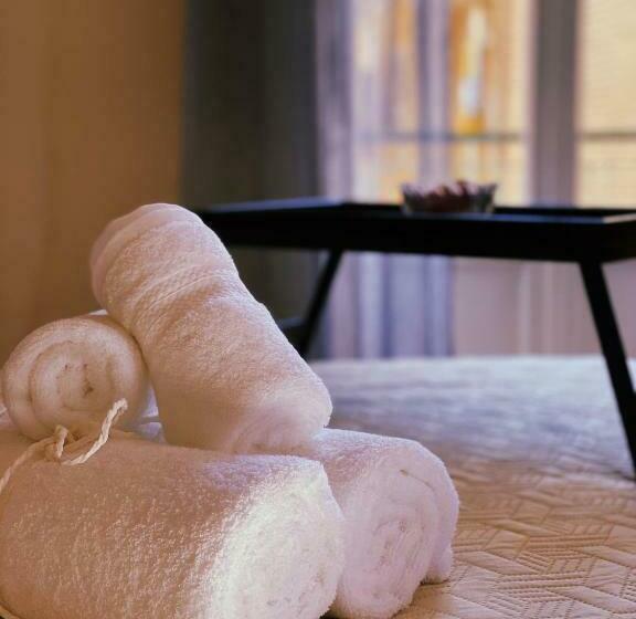 تختخواب و صبحانه Happy Days Terracina