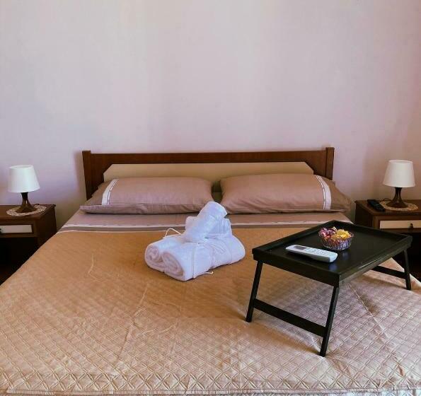 تختخواب و صبحانه Happy Days Terracina