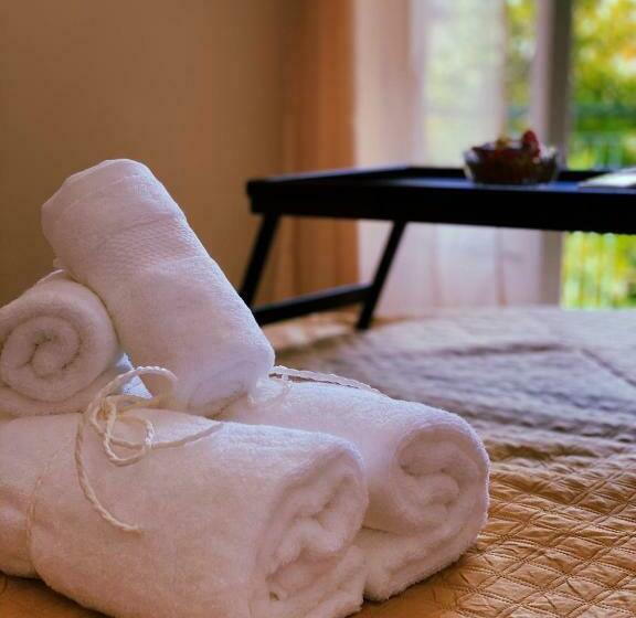 تختخواب و صبحانه Happy Days Terracina