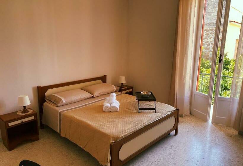 تختخواب و صبحانه Happy Days Terracina