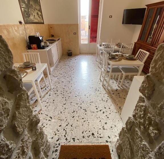 تختخواب و صبحانه Happy Days Terracina