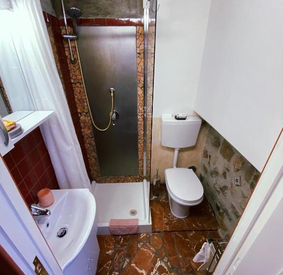 تختخواب و صبحانه Happy Days Terracina