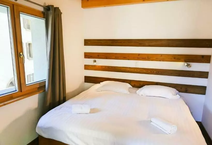 تختخواب و صبحانه La Baraka Hostel