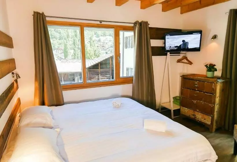 تختخواب و صبحانه La Baraka Hostel