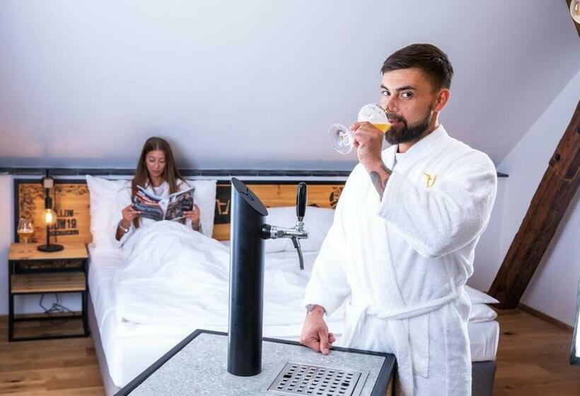 בית מלון כפרי Pivni