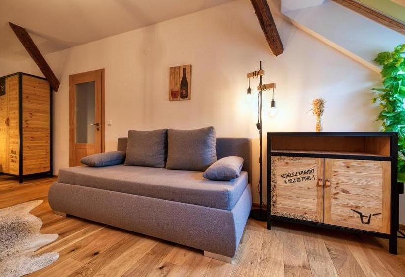 בית מלון כפרי Pivni