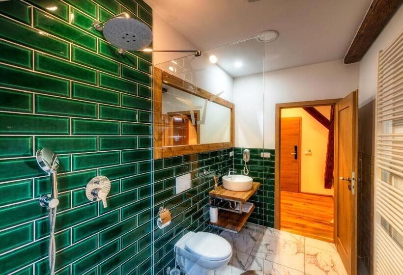 בית מלון כפרי Pivni