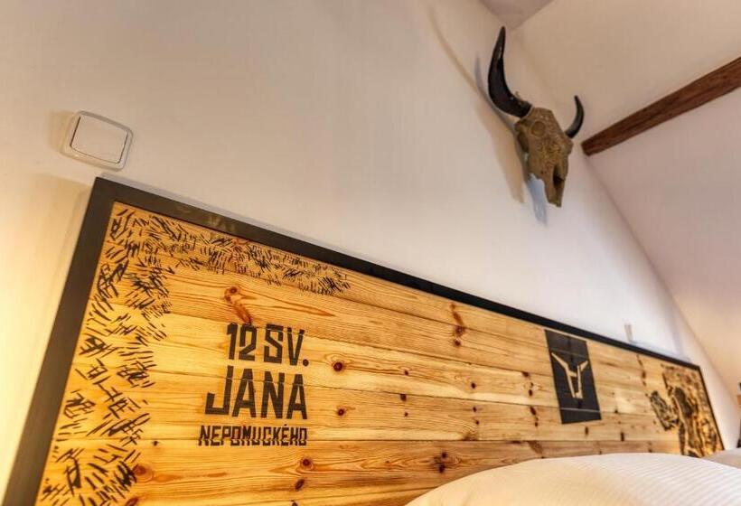 בית מלון כפרי Pivni